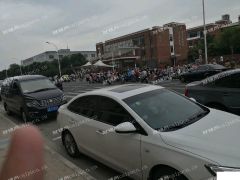个人出租云林实验小学春雷分部对面沿街商铺，可餐饮，中介勿扰