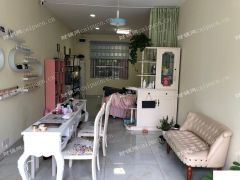 临街店铺5.8W租金没有转让费随时看店直接电话咨询